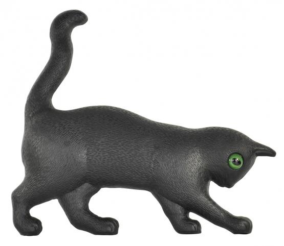 Figura przedstawiająca czarnego kota wykonana z tworzywa sztucznego. Jest lekka i może służyć zarówno jako ozdoba, jak i odstraszacz gryzoni i ptaków.