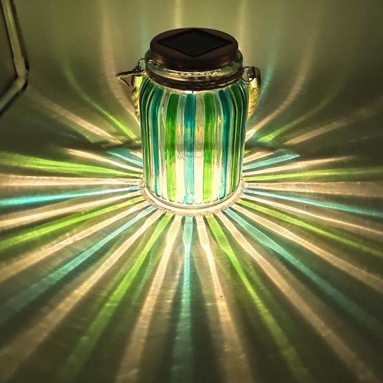 LAMPA SOLARNA - SŁOIK PRĄŻEK 10,5 X 15,5 CM RÓŻOWO-CZERWONY / ZIELONO - NIEBIESKI MIX 