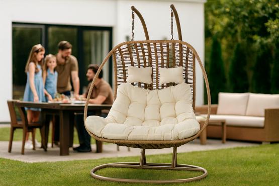 Fotel Wiszący Suri Dwuosobowy Garden Line Naturalny z Kremową Poduszką i Naturalną Ramą
