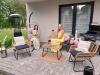 Zestaw Mebli Ogrodowych (Sofa, 2 Krzesła, Stolik)  Brązowy z Czarnymi Poduszkami  Garden Line