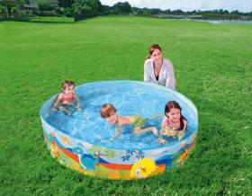 Rozporowy basen z motywami wodnych stworów  marki Bestway zagwarantuje doskonałą zabawę podczas długich, gorących dni twoim dzieciom. Przyjazna dla oka, kolorowa obudowa, a także dodatkowe dmuchane motywy sprawią jeszcze więcej radości z użytkowania, a miękkie ściany boczne zapewnią bezpieczeństwo.
